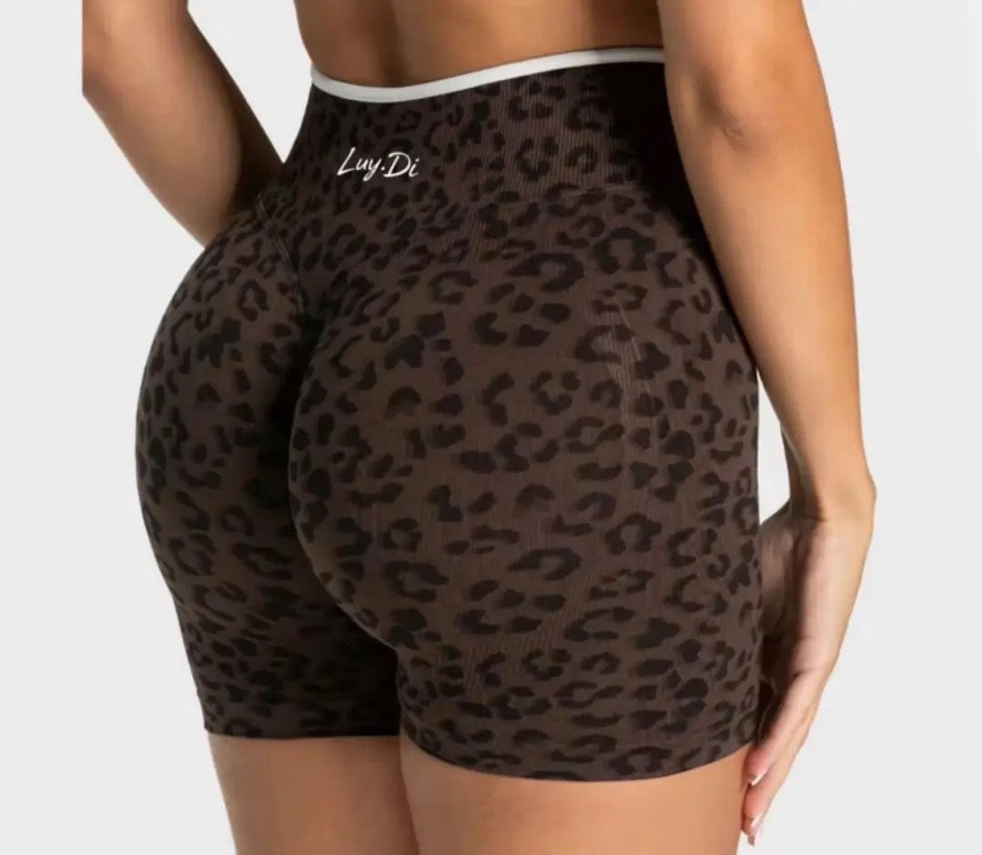 Seamless Short Leo Braun