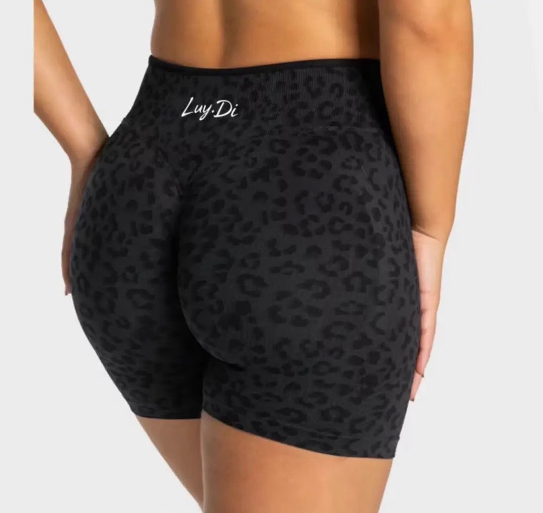 Seamless Short Leo Schwarz